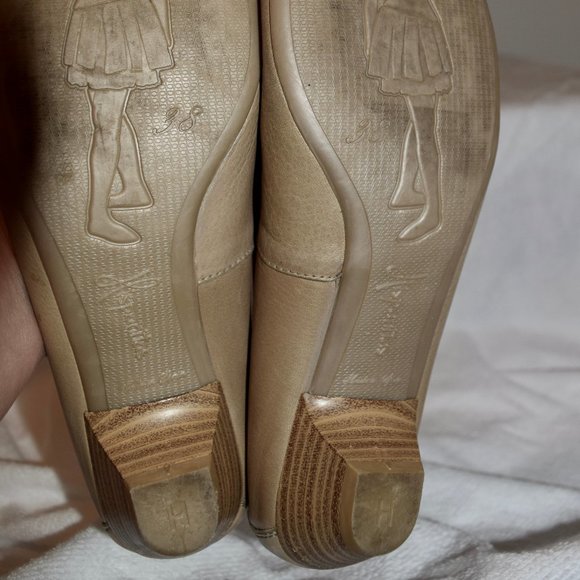 Hispanitas Leather Sand Pom Pom Shoes 8 - Picture 6 of 7